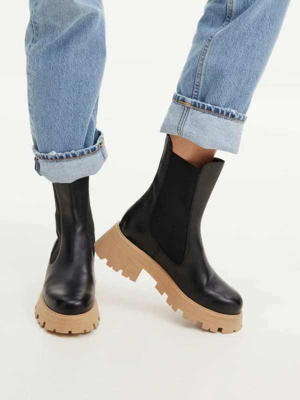 Karolina Kurkova Originals Chelsea Boots ‘Avena’ 6