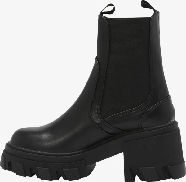 Nasty Gal Chelsea Boots 4