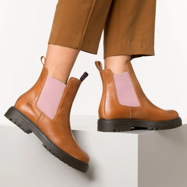 JOLANA & FENENA Chelsea Boots 8