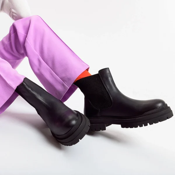 JOLANA & FENENA Chelsea Boots 4