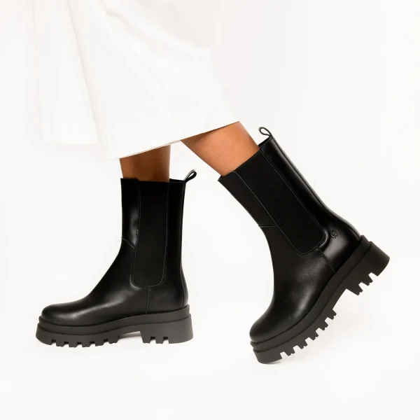 JOLANA & FENENA Chelsea Boots 8