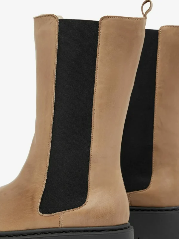 Bianco Chelsea Boots 5