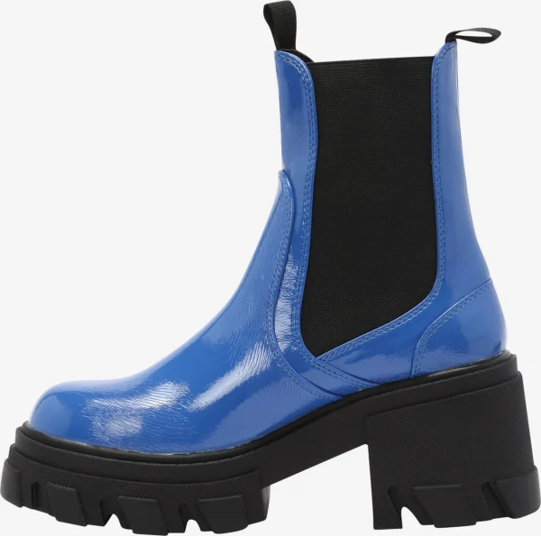 Nasty Gal Chelsea Boots 1