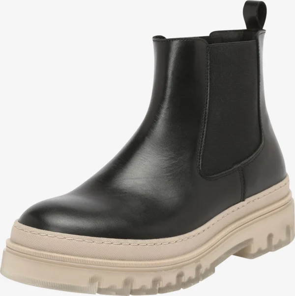 Karolina Kurkova Originals Chelsea Boots ‘Carla’ 1