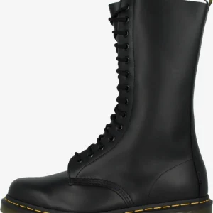 Dr. Martens Boots 9