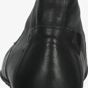 THINK! Chukka Boots 17