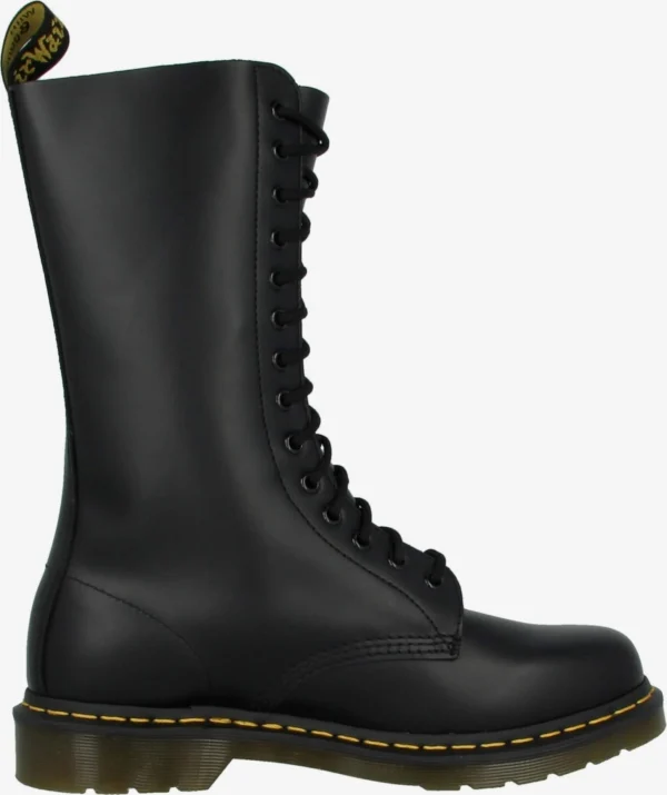 Dr. Martens Boots 5