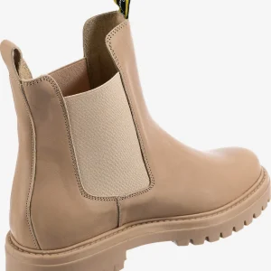 JOLANA & FENENA Chelsea Boots 9