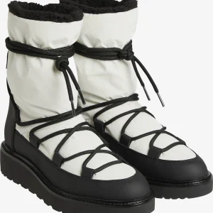 Calvin Klein Boots 14
