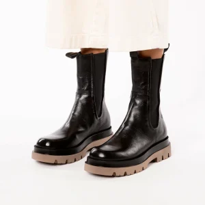 JOLANA & FENENA Chelsea Boots 9
